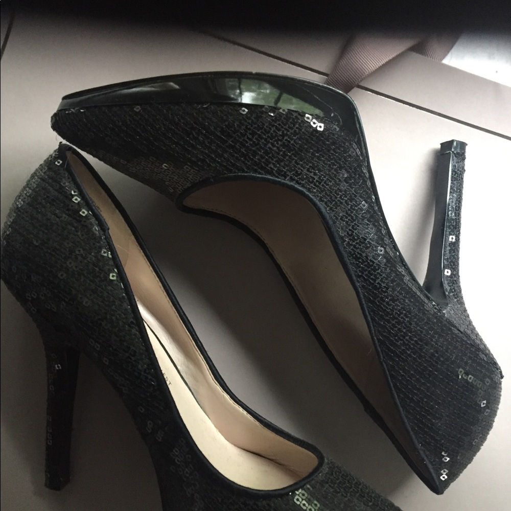 Shoes - Picture 5 of 8